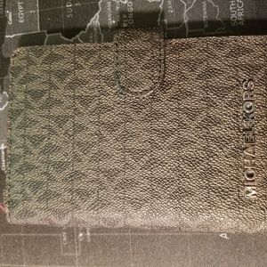 Michael Kors Jet Set Travel Passport Case Wallet